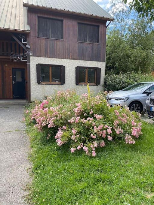Studio Chaleureux Renove Allemont Exterior photo